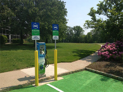 Charging station at the Bridgewater, NJ MetLife campus. Source: https://www.metlife.com/about/press-room/us-press-releases/index.html?compID=105587 